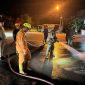 Respons Cepat Aduan Masyarakat, Jalan Berpasir di Simpang RSUD Dibersihkan