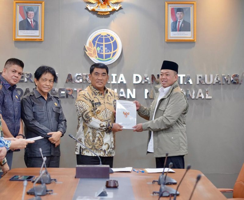 Serahkan Persub RTRW Sulut 2025–2044, Menteri Nusron Minta Jadi Acuan Kabupaten/Kota