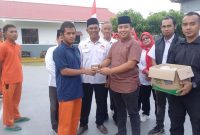 Ramadan 2026, Apmikimmdo Karimun Tebar 1.000 Takjil untuk Pengendara dan Warga Binaan