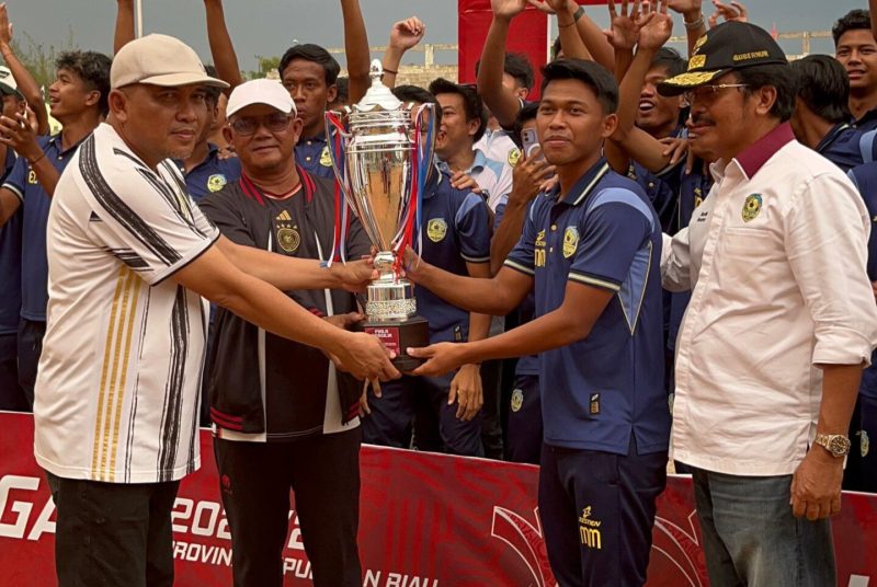 Gubernur Ansar Siap Gandeng Perusahaan Besar untuk Perkuat Pembinaan Sepak Bola Kepri