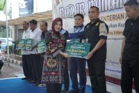 Kementerian ATR/BPN Salurkan Santunan kepada Pegawai dalam Bazar Ramadan 1447 H