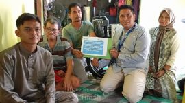 PT Timah Serahkan Bantuan Kursi Roda untuk Warga Kundur Utara yang Lumpuh Akibat Stroke