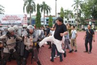 Polres Karimun Gelar Simulasi Pengamanan Unjuk Rasa Jelang May Day 2026