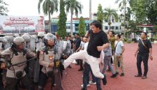 Polres Karimun Gelar Simulasi Pengamanan Unjuk Rasa Jelang May Day 2026