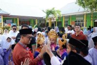 Bupati Karimun Iskandarsyah 