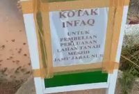 Penampakan kotak infaq Masjid Jabal Nur yang ditemukan di area pemakaman.