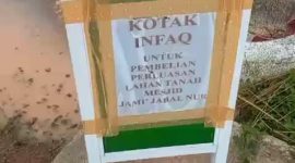 Penampakan kotak infaq Masjid Jabal Nur yang ditemukan di area pemakaman.