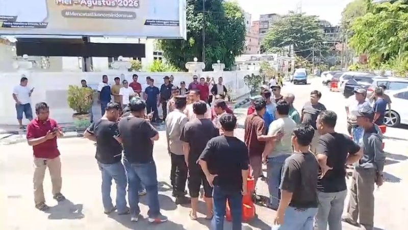 Persoalan Zonasi Jemput, Sopir Taksi Online dan Konvensional di Karimun Bersitegang