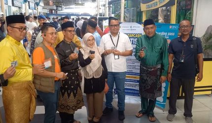 Bupati Karimun Launching Sistem Pembayaran Cashless di Pelabuhan Karimun, 200 Penumpang Pertama Dapat Saldo Gratis