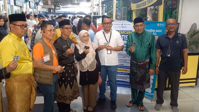 Bupati Karimun Launching Sistem Pembayaran Cashless di Pelabuhan Karimun, 200 Penumpang Pertama Dapat Saldo Gratis