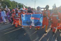 Pawai Kostum Profesi Meriahkan Hari Buruh di Karimun, Serikat Pekerja Sampaikan Lima Tuntutan