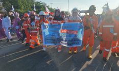 Pawai Kostum Profesi Meriahkan Hari Buruh di Karimun, Serikat Pekerja Sampaikan Lima Tuntutan