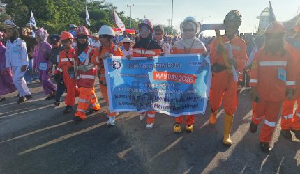 Pawai Kostum Profesi Meriahkan Hari Buruh di Karimun, Serikat Pekerja Sampaikan Lima Tuntutan