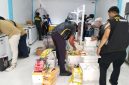 Petugas gabungan di Karimun merazia Toko Mawar di Meral dan menemukan berbagai produk makanan impor ilegal tanpa izin edar resmi. Sejumlah barang disita untuk pemeriksaan lebih lanjut.