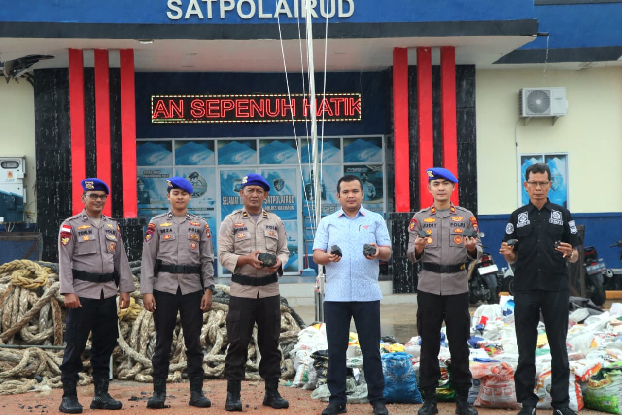 Satpolairud Polres Karimun Gagalkan Pengiriman 9,5 Ton Timah Ilegal, Dua Tersangka Diamankan