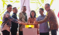 Bupati Karimun Hadiri Sailaway Proyek Tangguh UCC, Sebut Karimun Kini Bertaraf Dunia