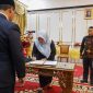 Liza Bharlyantie Hilsya Resmi Pimpin PT Pelabuhan Karimun, Bupati Minta BUMD Lebih Agresif Gaet Investasi