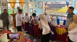 BRI Tanjung Balai Karimun Salurkan Dana Program Indonesia Pintar untuk 5.506 Siswa SD di Karimun