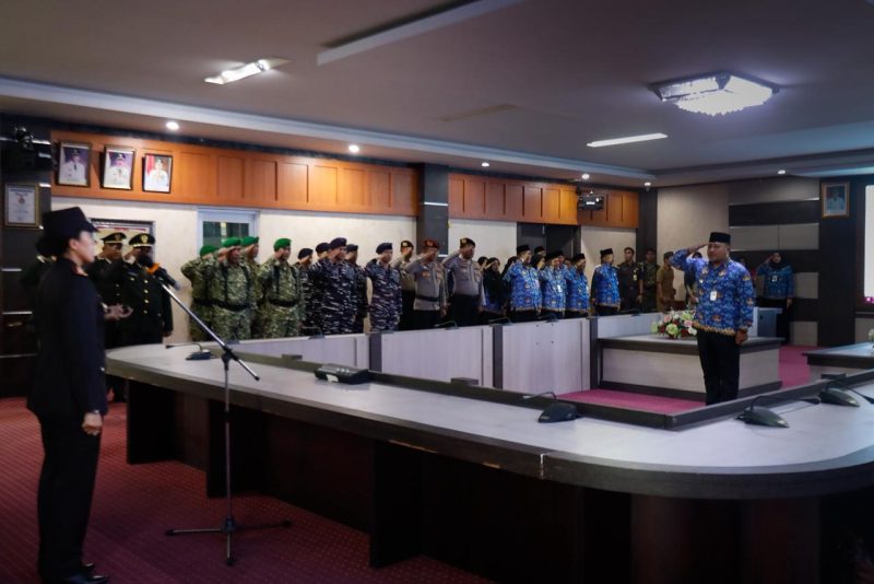 Meski Diguyur Hujan, Upacara Hari Lahir Pancasila 2026 di Karimun Tetap Berlangsung Khidmat