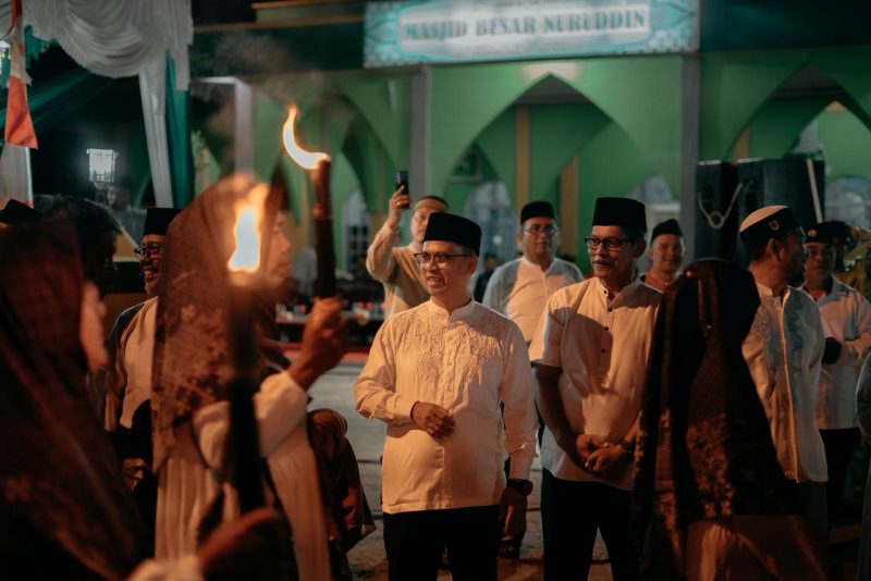 Semarak Pawai Obor 1 Muharam 1448 H, Bupati Karimun Ajak Masjid Kembali Jadi Pusat Peradaban