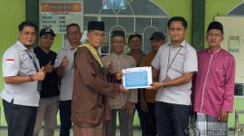 Lewat Program TJSL, PT Timah Rampungkan Pemasangan Paving Halaman Masjid Nurul Huda