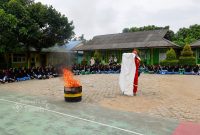 Tingkatkan Kesadaran Mitigasi Bencana, PT Timah Gelar Edukasi Kebakaran di Ponpes Darul Furqan