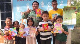 Alumni KKN UIN Suska Donasikan Buku dan Resmikan Rumah Baca Harmoni Literasi di Desa Pangke
