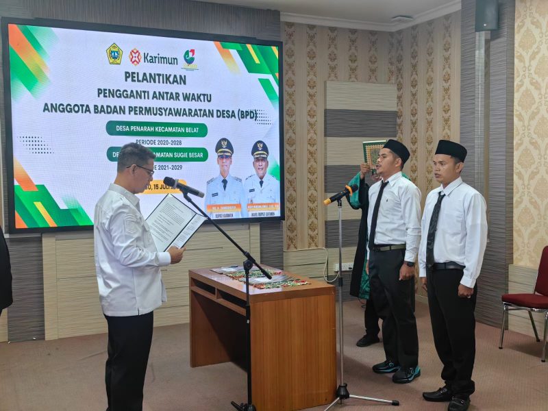 Lantik PAW BPD, Bupati Karimun Tekankan Penguatan Desa sebagai Kunci Pembangunan