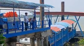 Jembatan Penghubung Dermaga A Pelabuhan Tanjung Batu Kundur Roboh, Aktivitas Penumpang Dialihkan
