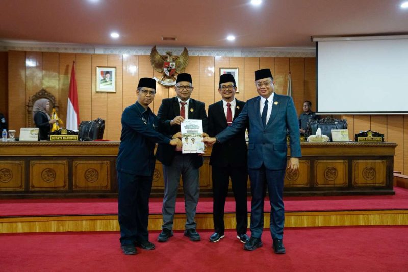 Bupati Karimun Ajukan KUA-PPAS 2027, Target Pendapatan Daerah Rp1,4 Triliun untuk Perkuat Ekonomi dan SDM