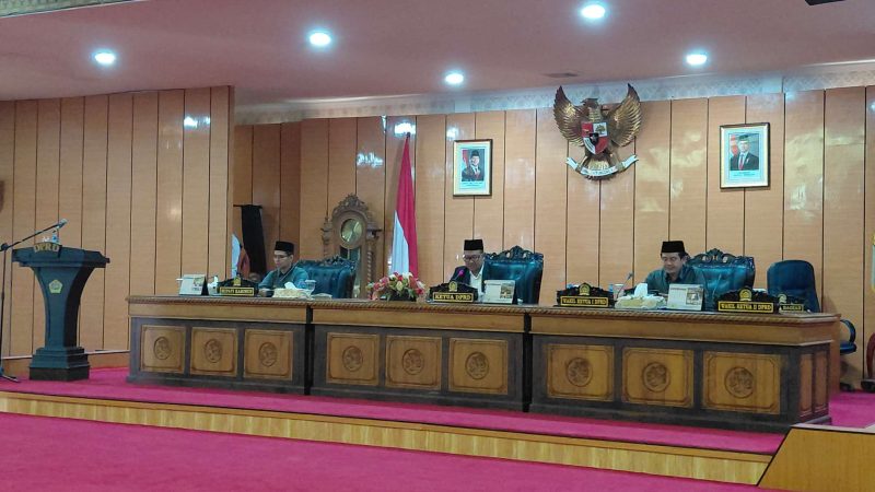 Rapat Paripurna DPRD Karimun bersama TAPD Kabupaten Karimun.
