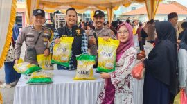 Polsek Kundur Gelar Gerakan Pangan Murah, Warga Antusias Dapatkan Beras dan Sembako di Bawah Harga Pasar