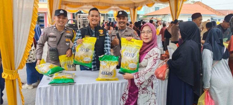Polsek Kundur Gelar Gerakan Pangan Murah, Warga Antusias Dapatkan Beras dan Sembako di Bawah Harga Pasar
