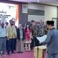 Bupati Karimun Iskandarsyah mengukuhkan Forum TJSP Karimun di Ruang Cempaka Gedung Perkantoran Pemkab Karimun. FOTO: rr/kepriheadline.id