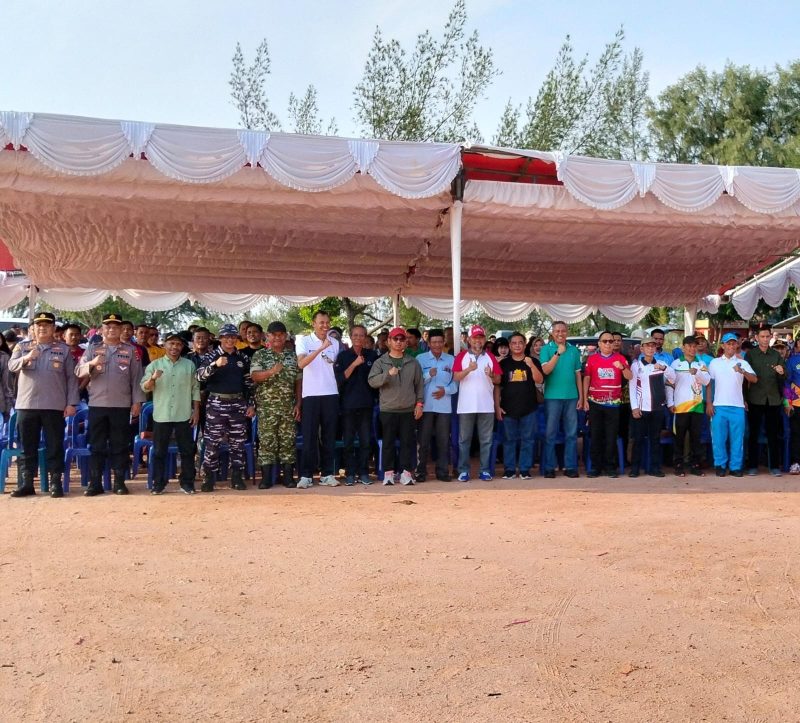 Gerakan Penanaman Pohon sebanyak 600 bibit Hasil Kerjasama Pemkab Karimun dan Pelindo Karimun. FOTO: HUMAS PEMKAB KARIMUN