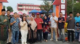 Bupati Karimun Iskandarsyah beserta Istri menghadiri pembukaan Karimun Weekend Market ditaja Ini Karimun. FOTO: Humas Pemkab Karimun