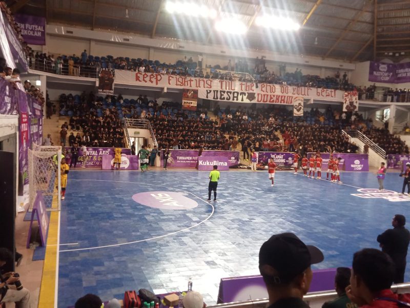 Salah satu pertandingan turnamen futsal pelajar AXIS Nation Cup 2026 di Batam.