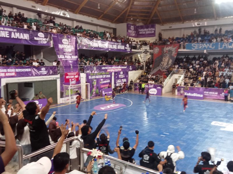 Salah satu pertandingan tim futsal putra AXIS Nation 2026 di Batam.