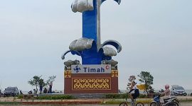 Tugu Adipura Karimun Tumbang, Bagian Atas Ambruk ke Badan Jalan