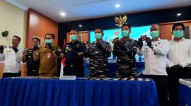 Kabur dari Kejaran TNI AL, Pelaku Lempar Ratusan Vape Diduga Narkotika ke Laut. FOTO: RR/Kepriheadline.id