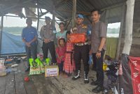 Jumat Berkah, Polres Karimun Salurkan Sembako untuk Warga Kurang Mampu