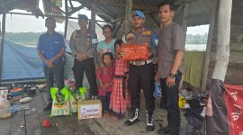 Jumat Berkah, Polres Karimun Salurkan Sembako untuk Warga Kurang Mampu