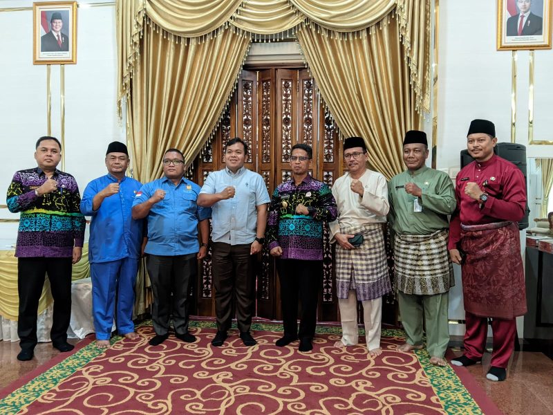 Bupati Karimun Apresiasi Kejari Serahkan Legal Opinion untuk Harmonisasi Perda