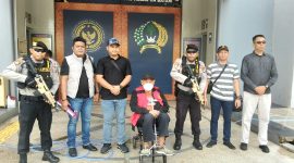 Tim Gabungan Seksi Pidana Khusus dan Seksi Pidum eksekusi Mantan Kepala BP Karimun ke Rutan Kelas II A Batam.