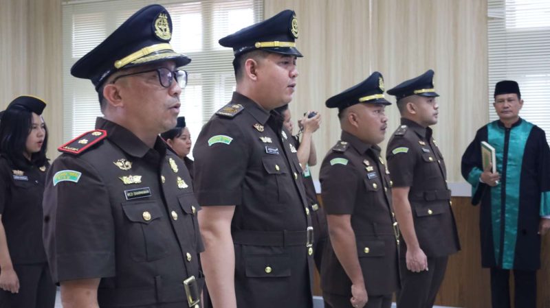 Kajari Karimun Lantik Empat Pejabat Baru, Rezi Dharmawan Jabat Kacabjari Tanjungbatu