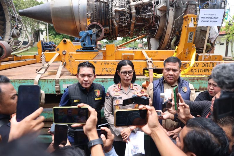 Polda Kepri Bongkar Impor Ilegal 3 Mesin Pesawat dari Singapura Senilai Rp30 Miliar