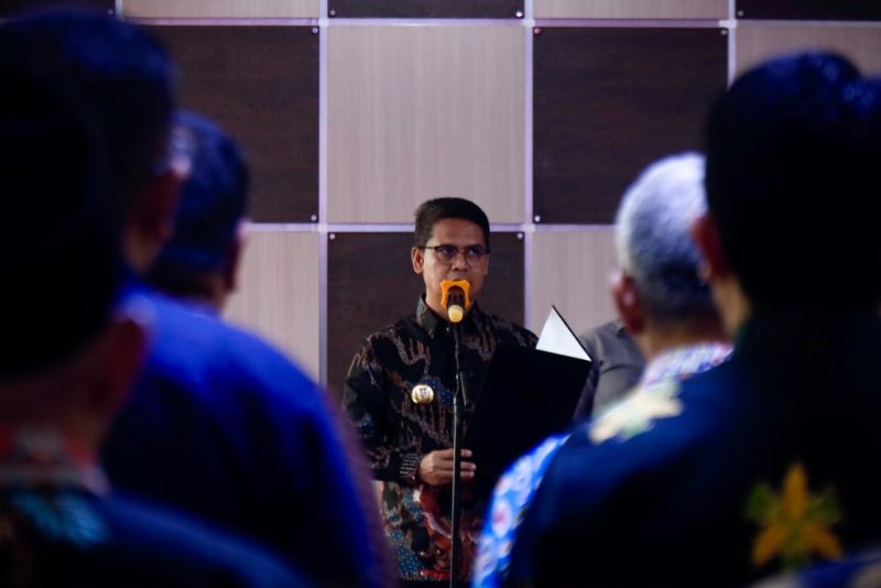 Bupati Karimun Kukuhkan Tim Pengawasan Bahasa Indonesia, Kerja Sama dengan Badan Bahasa