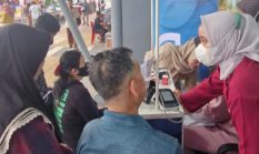 Pemeriksaan Kesehatan Gratis IHC RSBT Karimun Disambut Antusias Pengunjung KWM