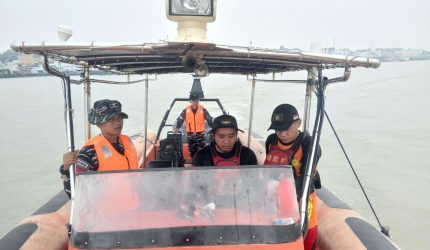 Nelayan Hilang Saat Menjaring Ikan di Perairan Kundur, Tim SAR Lakukan Pencarian